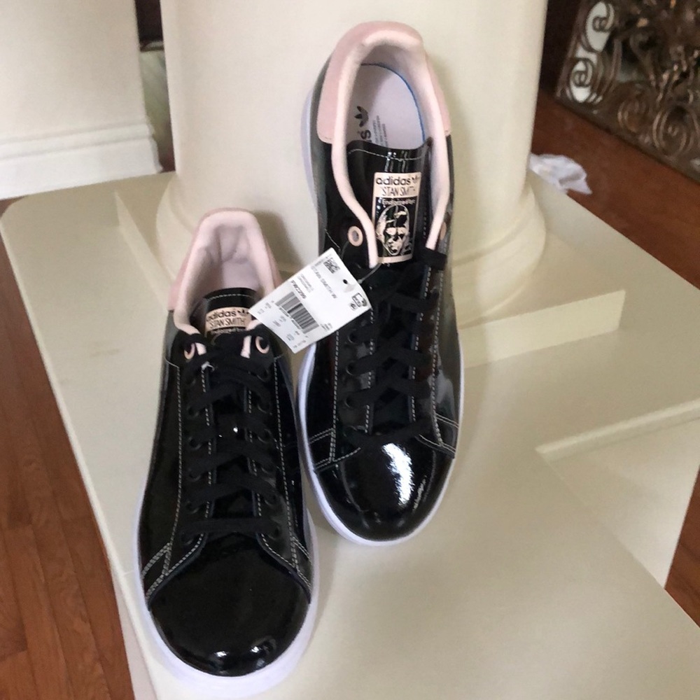 Stan Smith patent black with pink suede sneaker